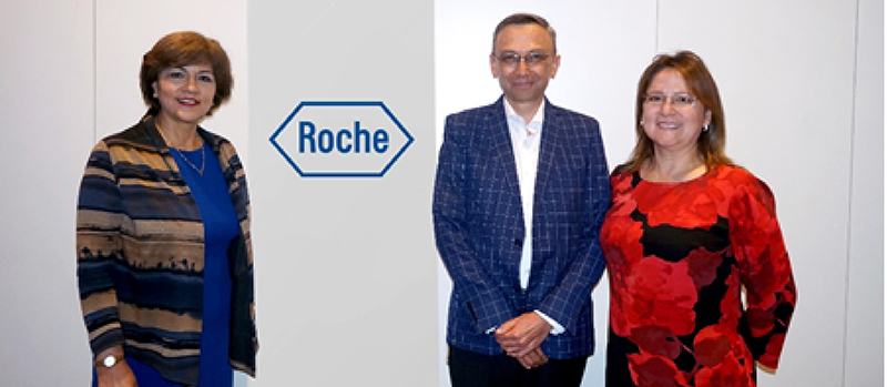 En la foto de izquierda a derecha: Patricia Quintana, Gerente Unidad de Negocio Diabetes Care Roche Ecuador; Oswaldo Rodríguez, Gerente de División Diagnóstica Roche Ecuador y María Pía Orihuela, Gerente General Roche Ecuador. En la foto de izquierda a derecha: Patricia Quintana, Gerente Unidad de Negocio Diabetes Care Roche Ecuador; Oswaldo Rodríguez, Gerente de División Diagnóstica Roche Ecuador y María Pía Orihuela, Gerente General Roche Ecuador.